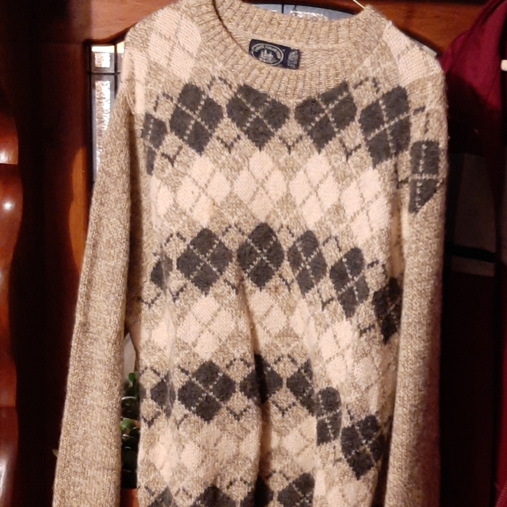Wool and nylon sweater